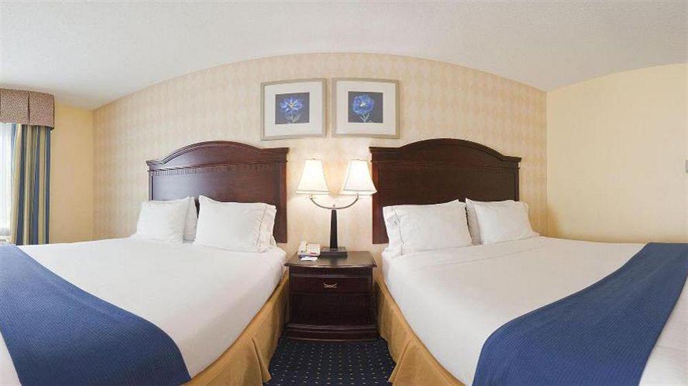 Holiday Inn Express & Suites San Antonio West Sea World Area By Ihg Exterior photo