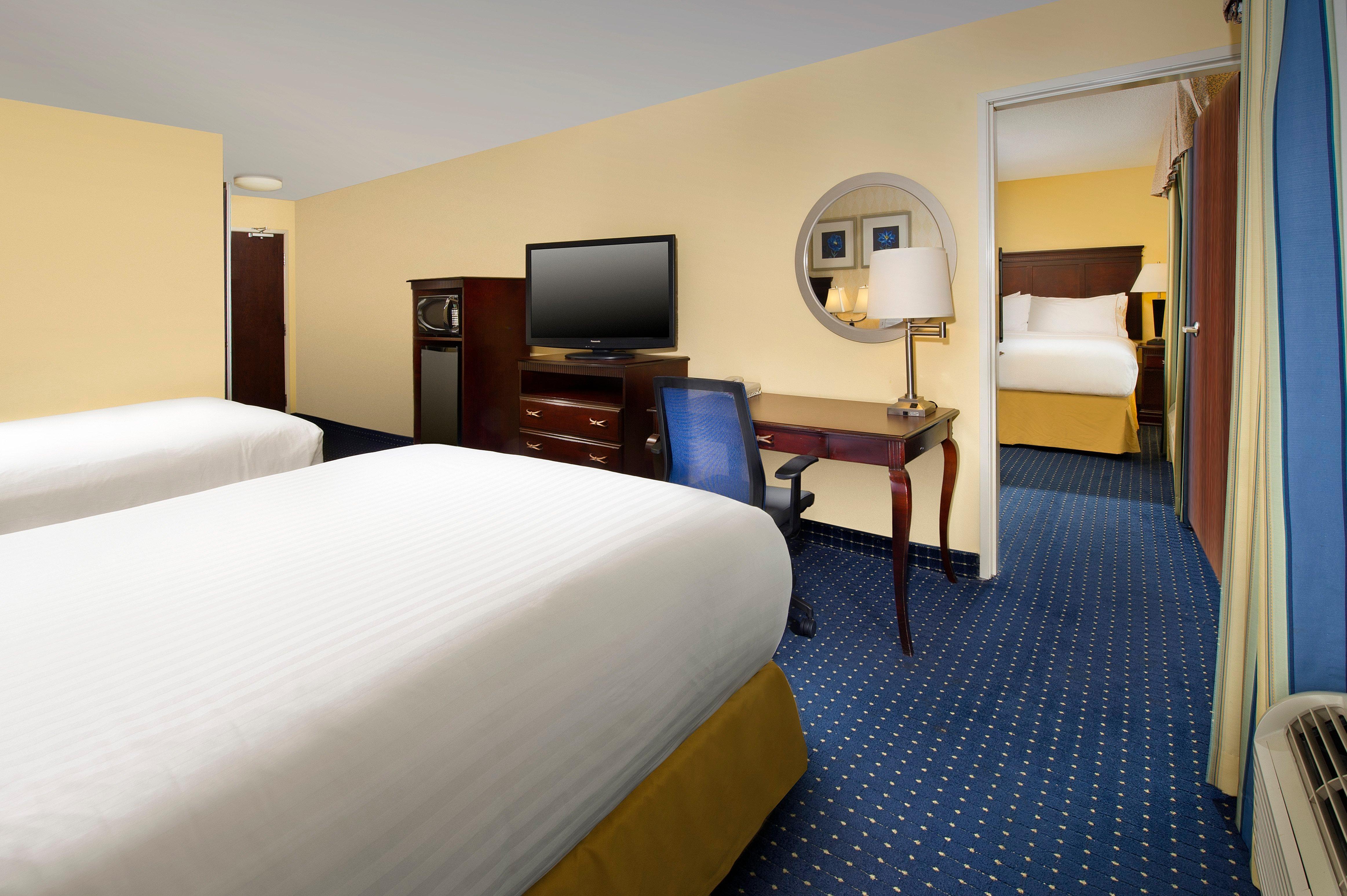 Holiday Inn Express & Suites San Antonio West Sea World Area By Ihg Exterior photo