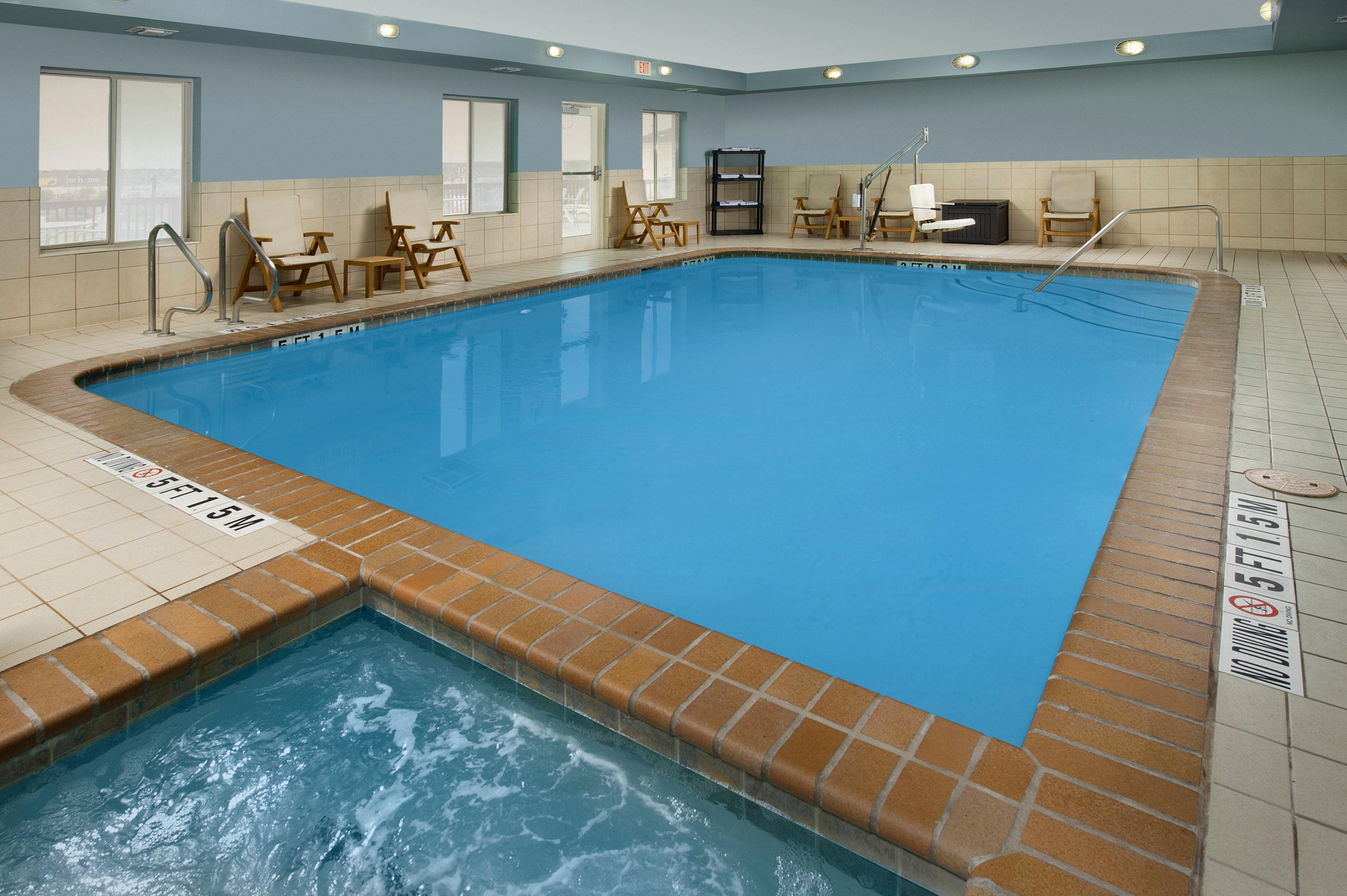 Holiday Inn Express & Suites San Antonio West Sea World Area By Ihg Exterior photo