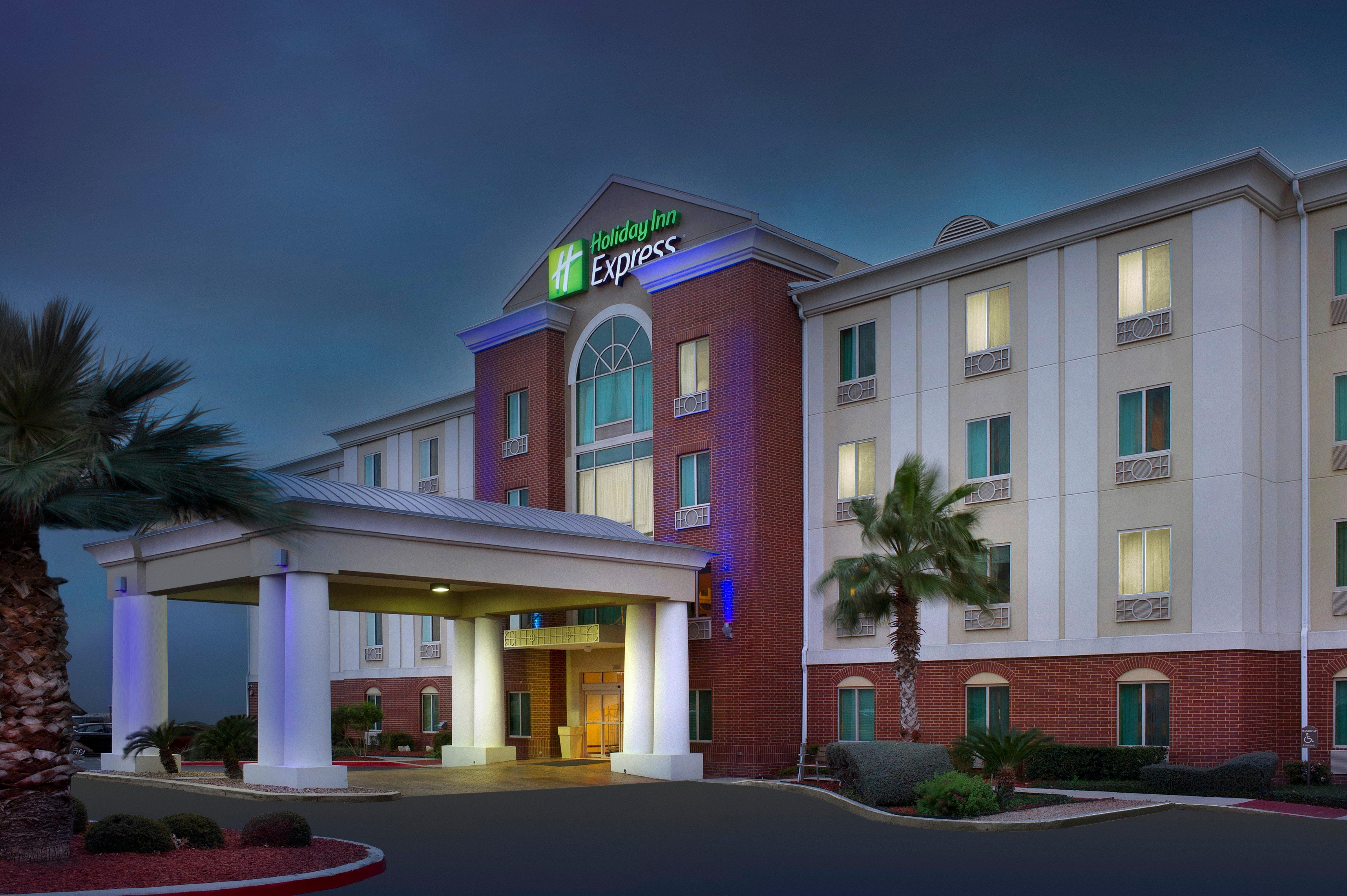 Holiday Inn Express & Suites San Antonio West Sea World Area By Ihg Exterior photo