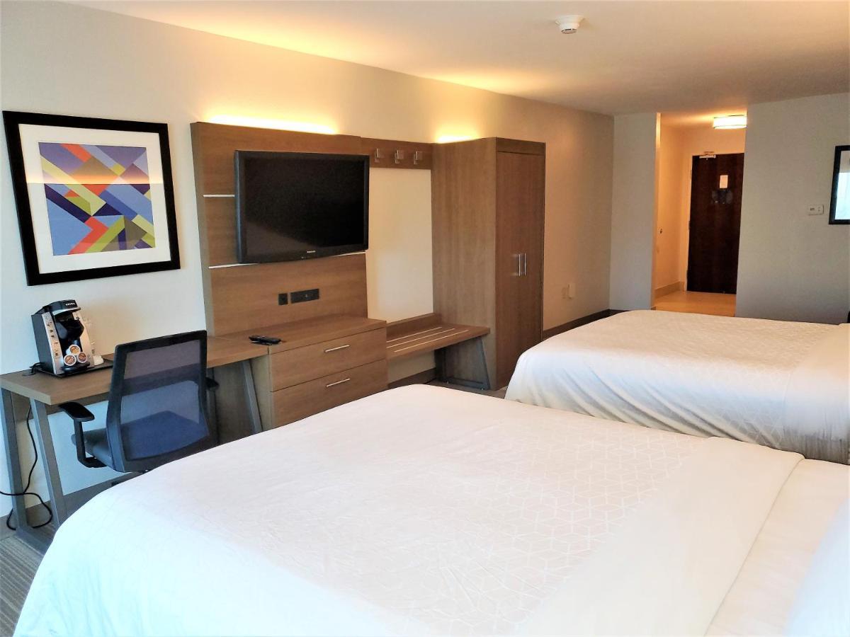 Holiday Inn Express & Suites San Antonio West Sea World Area By Ihg Exterior photo