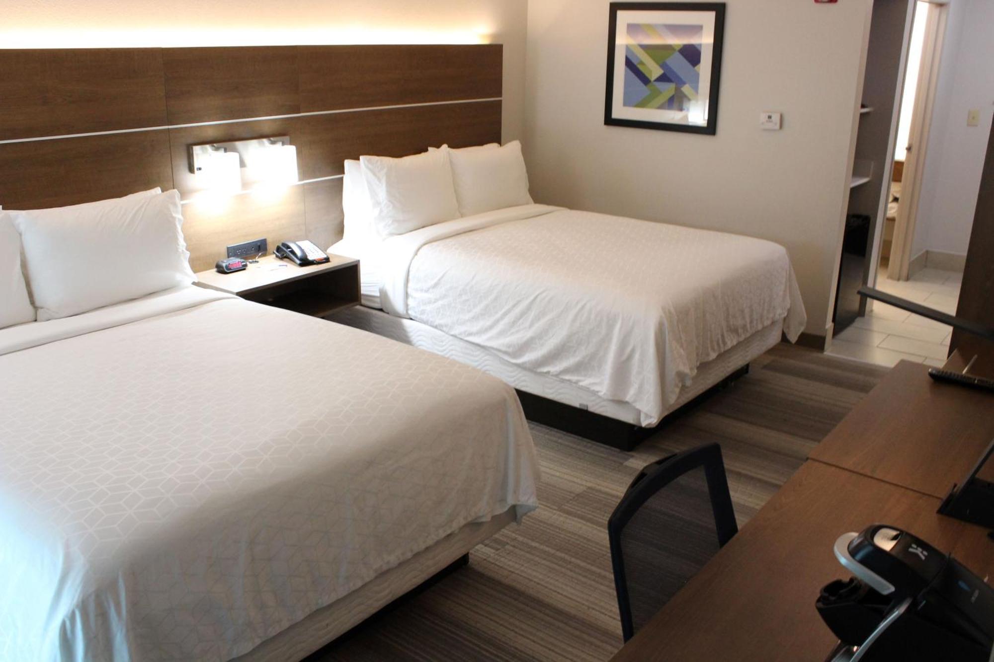 Holiday Inn Express & Suites San Antonio West Sea World Area By Ihg Exterior photo