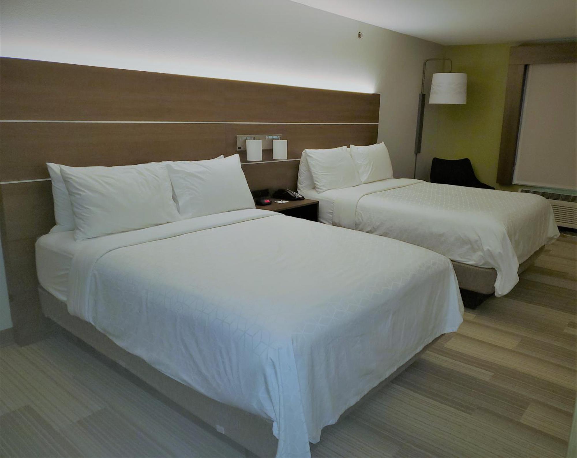 Holiday Inn Express & Suites San Antonio West Sea World Area By Ihg Exterior photo