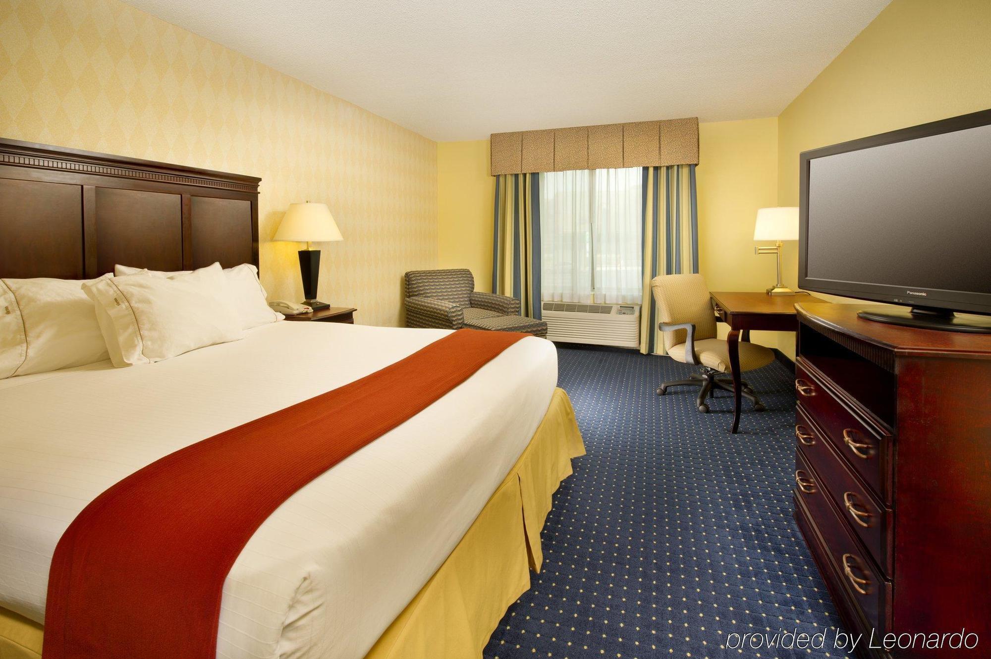 Holiday Inn Express & Suites San Antonio West Sea World Area By Ihg Exterior photo