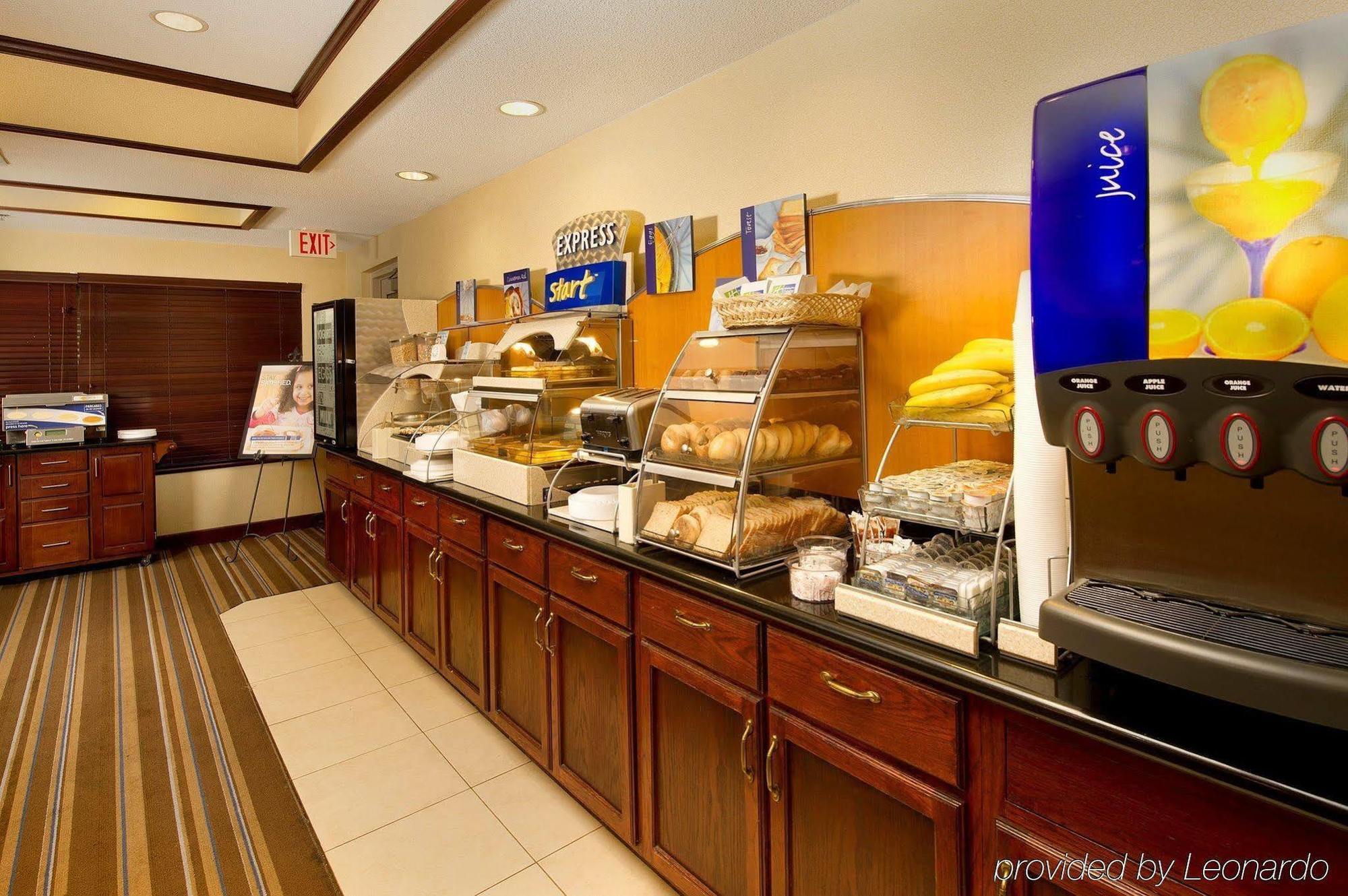 Holiday Inn Express & Suites San Antonio West Sea World Area By Ihg Exterior photo